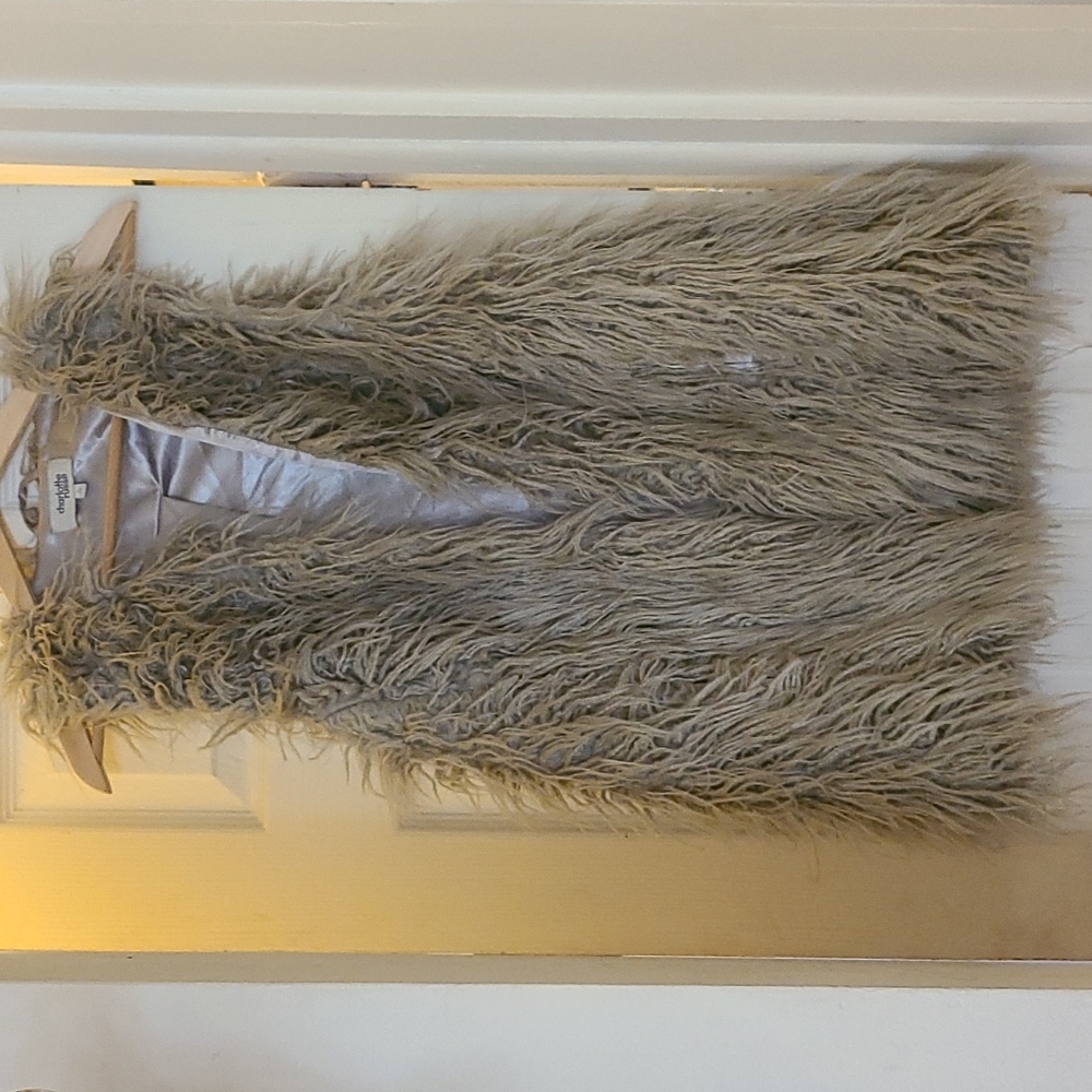 Faux fur vest. Size L
